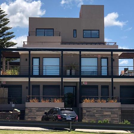 Departamentos Frente A La Playa Faro Vistas Del Sur Apartment Мар дел Плата Екстериор снимка